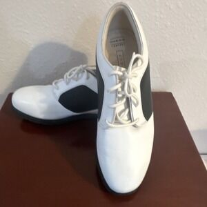 Nike Women's White/Black Leather Athletic Golf Shoes Rubber Cleats size 7
